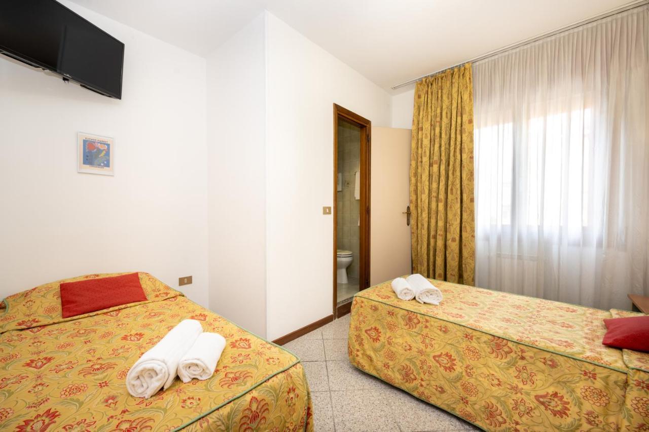 Camelia Rooms Venice Guesthouse Местре Екстер'єр фото