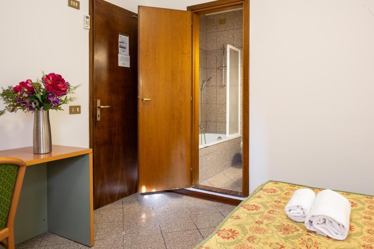 Camelia Rooms Venice Guesthouse Местре Екстер'єр фото